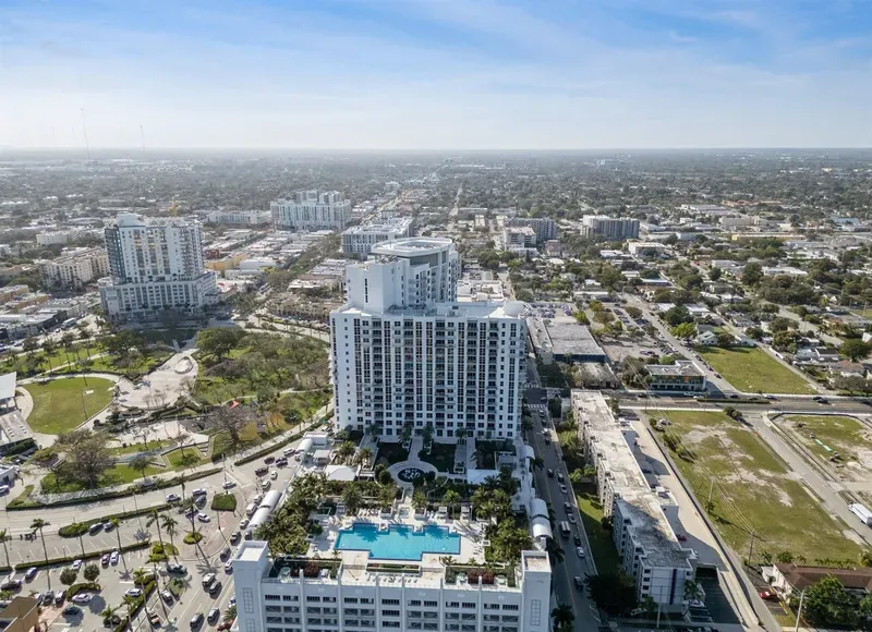 CIRC Residences Hollywood — Hollywood